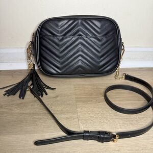 NWOT Lola Mae Black Chevron Crossbody Purse with chain